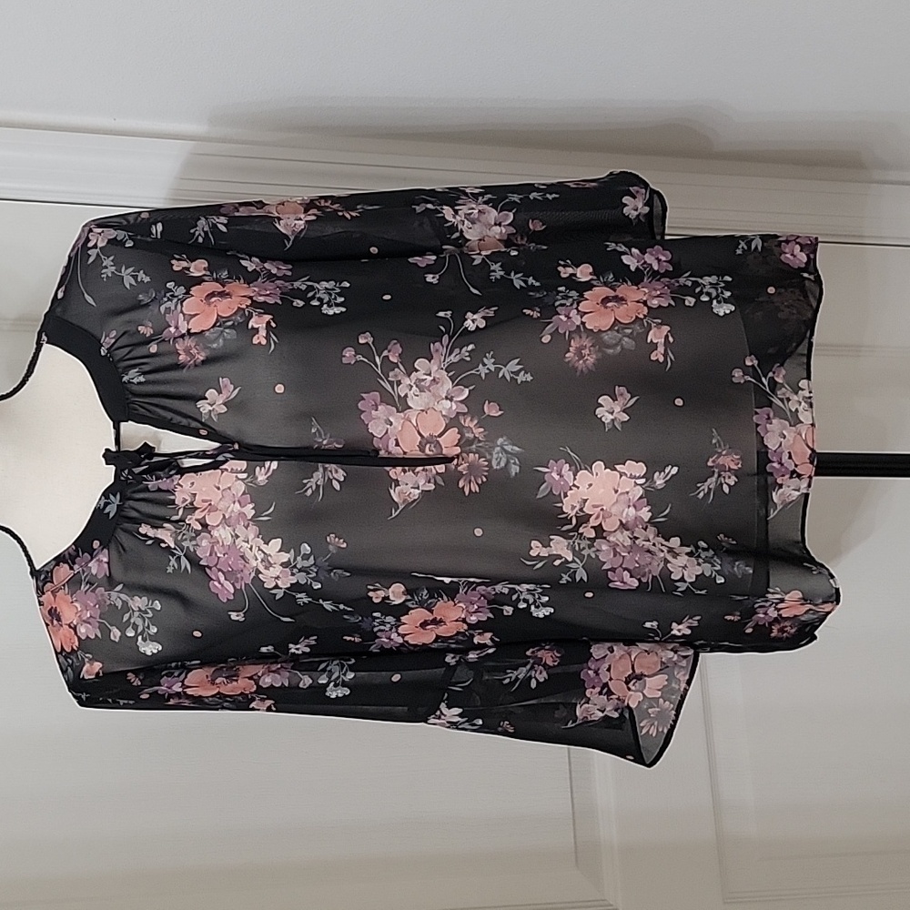 Apt 9 Size M Black w/ Floral Pattern Sheer Blouse with Tie Neckline. Gently Worn